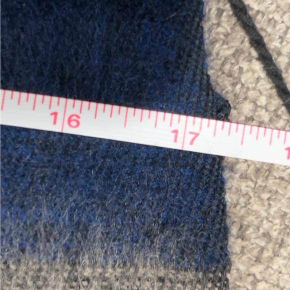 Echo wool blend scarf - Picture 2 of 4